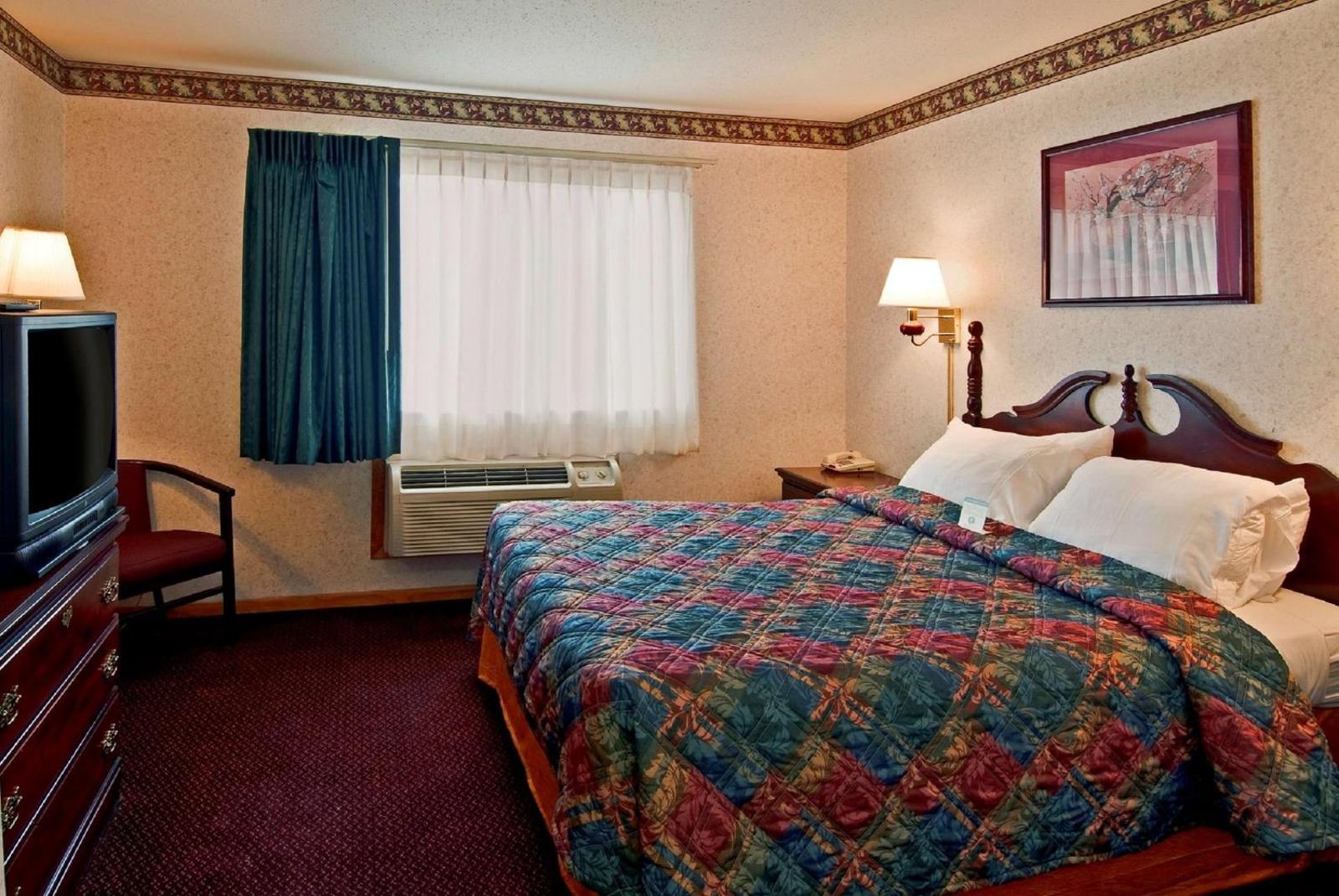 Americas Best Value Inn Waukegan Main image 1