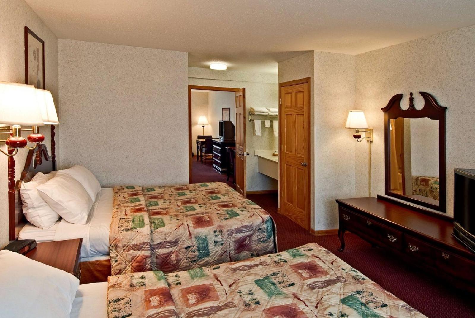 Americas Best Value Inn Waukegan Main image 2